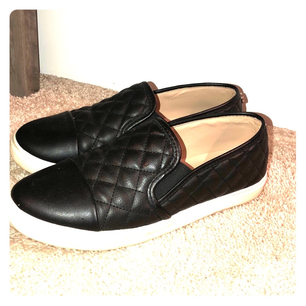 Steve Madden Black slip on’s size 8.0